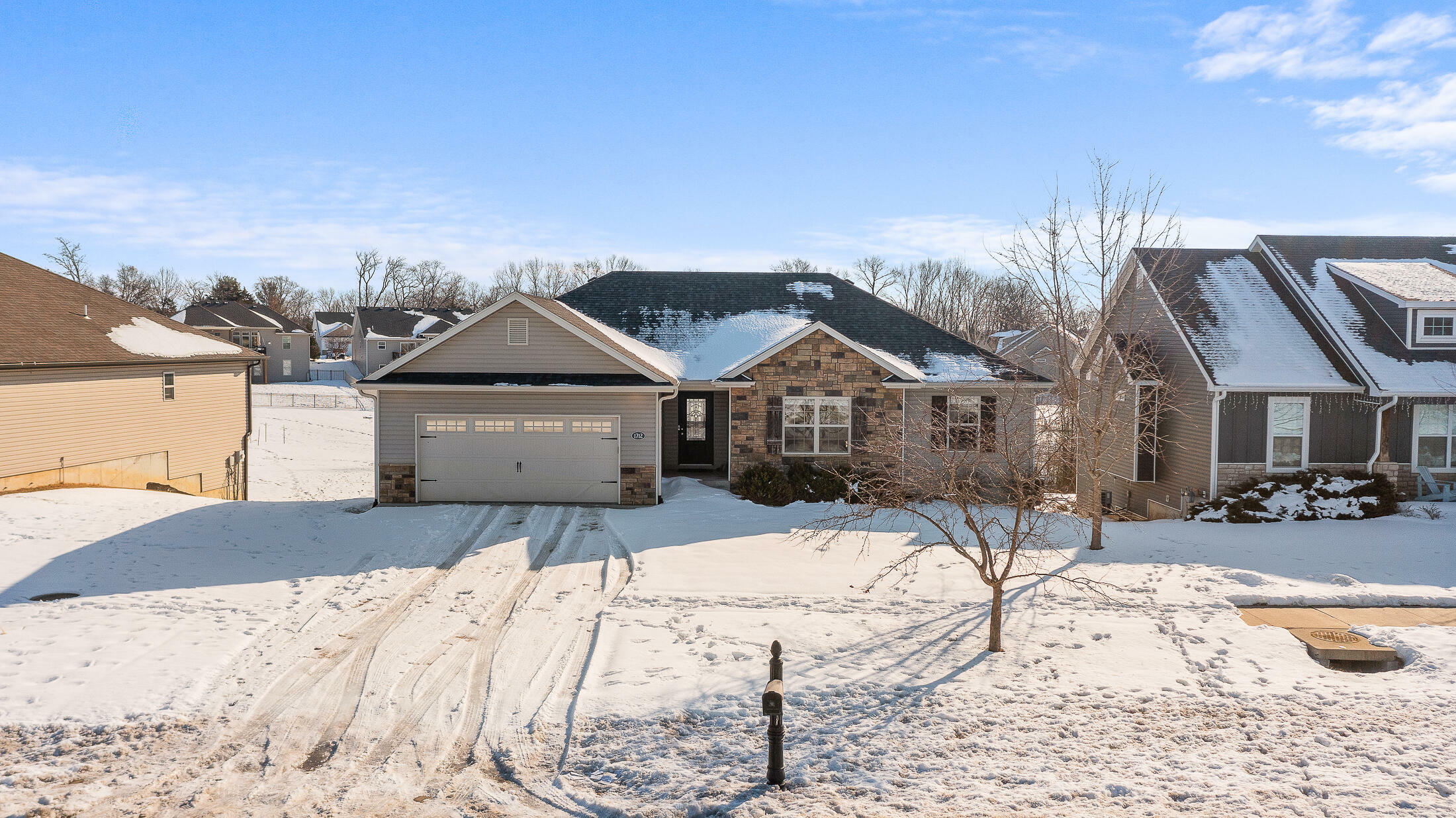 Property Photo:  1712 Mills Dr  MO 65203 