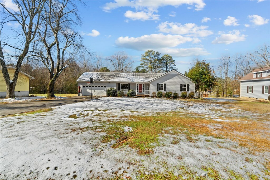 Property Photo:  205 Sharondale Drive  GA 30721 