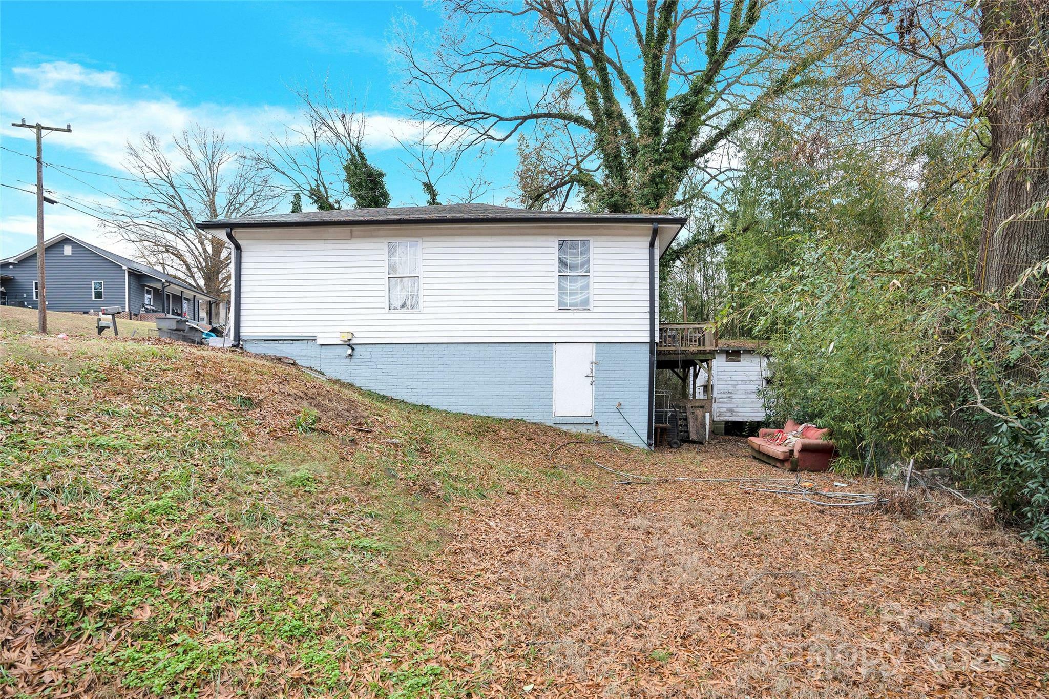 Property Photo:  911 Elm Street  NC 28081 