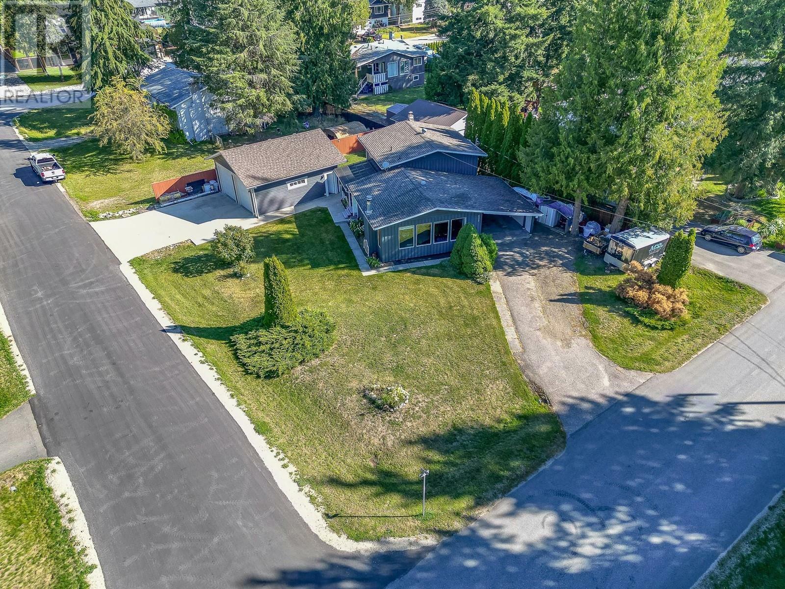 602 Maple Street  Sicamous BC V0E 2V1 photo