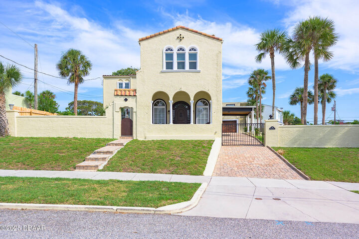 319 Wisteria Road  Daytona Beach FL 32118 photo