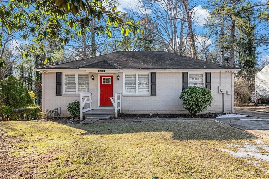 Property Photo: 1903 Wildwood Drive GA 30032