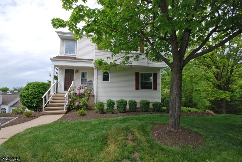 Property Photo:  381 Finch Ln  NJ 07921 