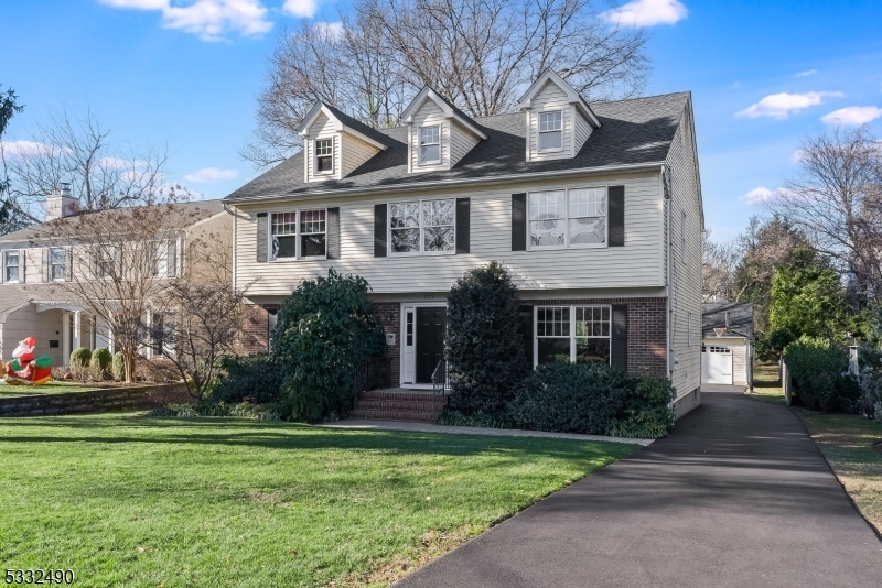 Property Photo: 823 Wallberg Ave NJ 07090