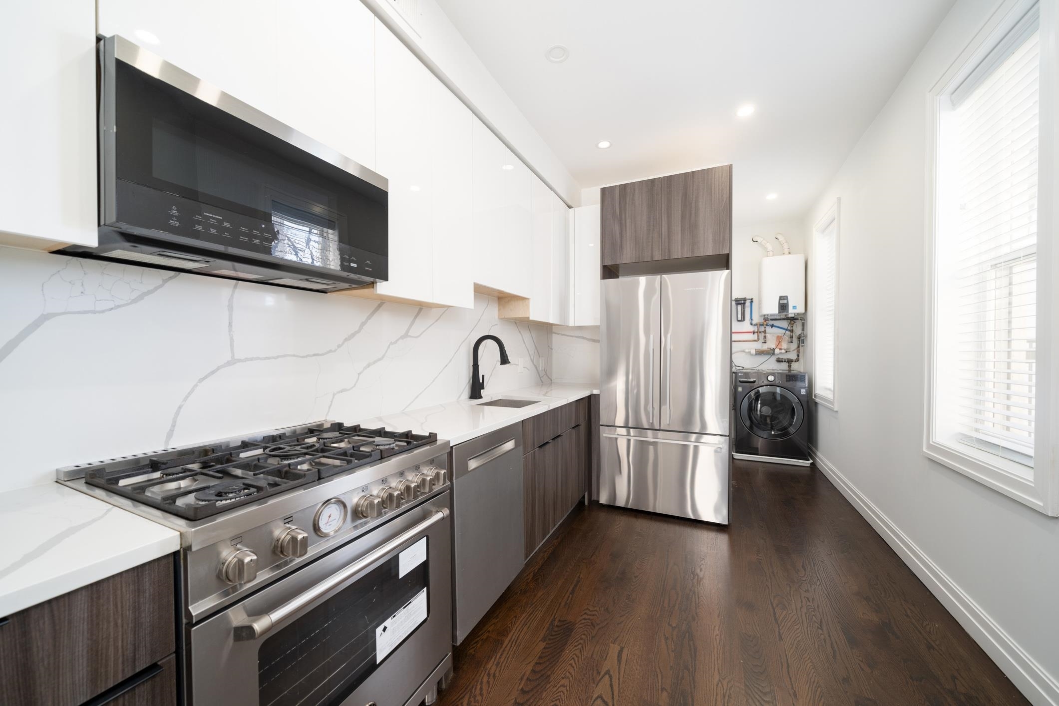 Property Photo:  6 Webster Ave 2A  NJ 07307 