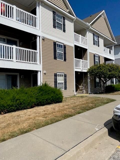 Property Photo: 5610 NE 80th Terrace 3C MO 64119