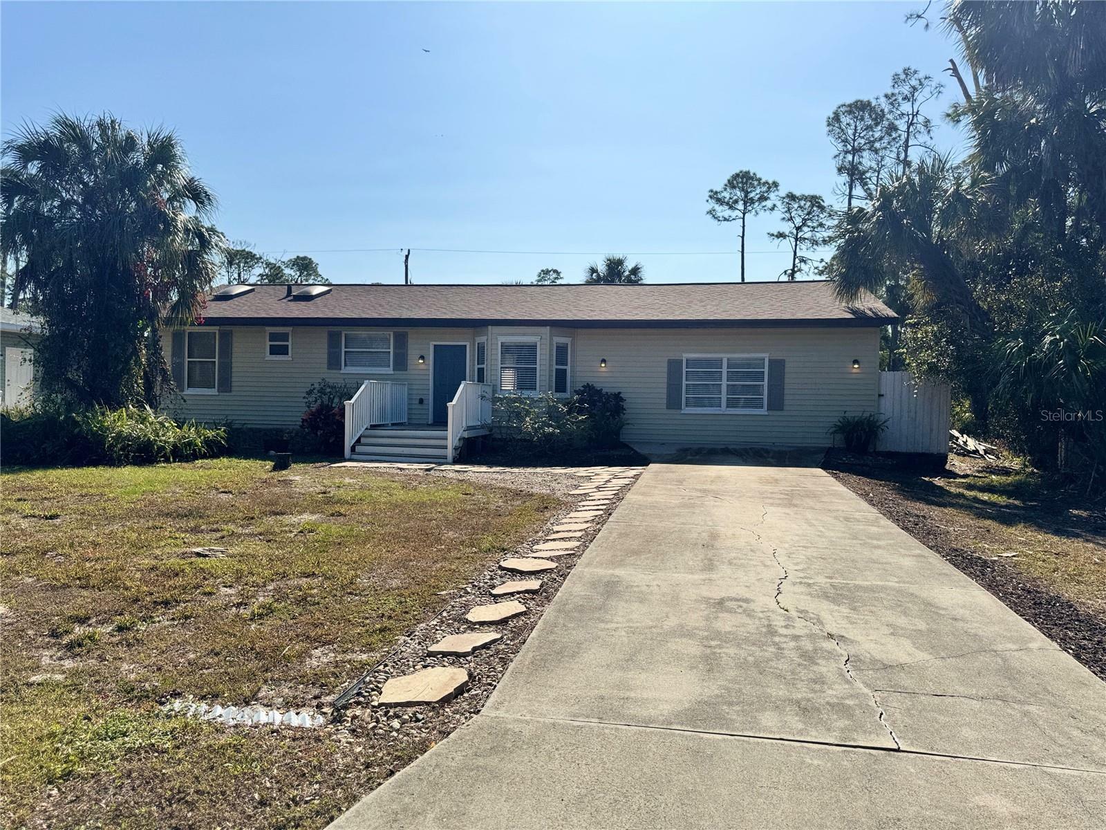 Property Photo:  17455 Masten Avenue  FL 33954 