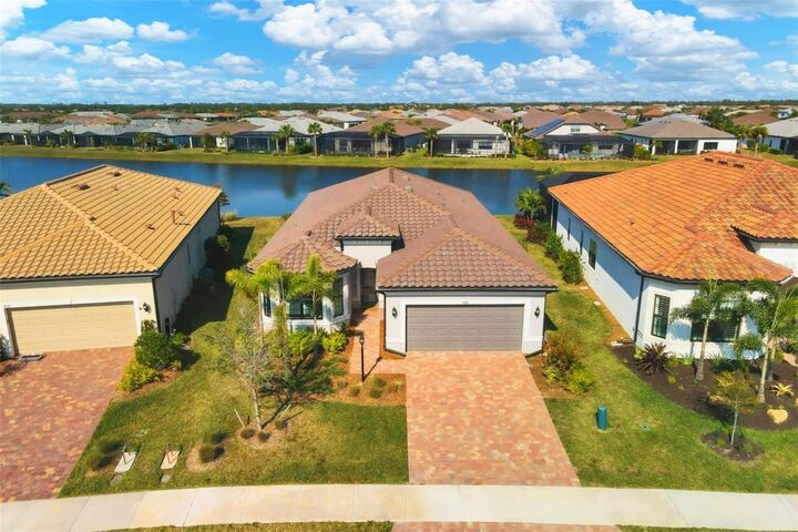 Property Photo:  7432 Summerland Cove  FL 34202 