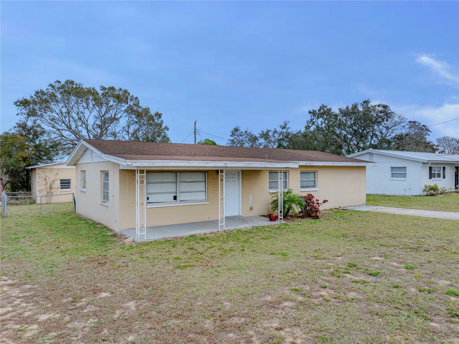 Property Photo:  411 8th Street S  FL 33838 