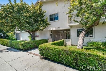 Property Photo:  18547 Collins Street B25  CA 91356 