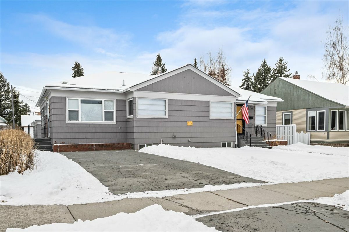 Property Photo:  916 Missouri Avenue  MT 59722 