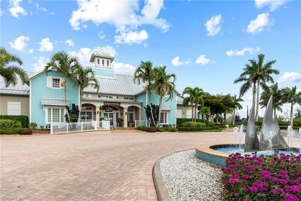 Property Photo: 14540 Topsail Dr FL 34114
