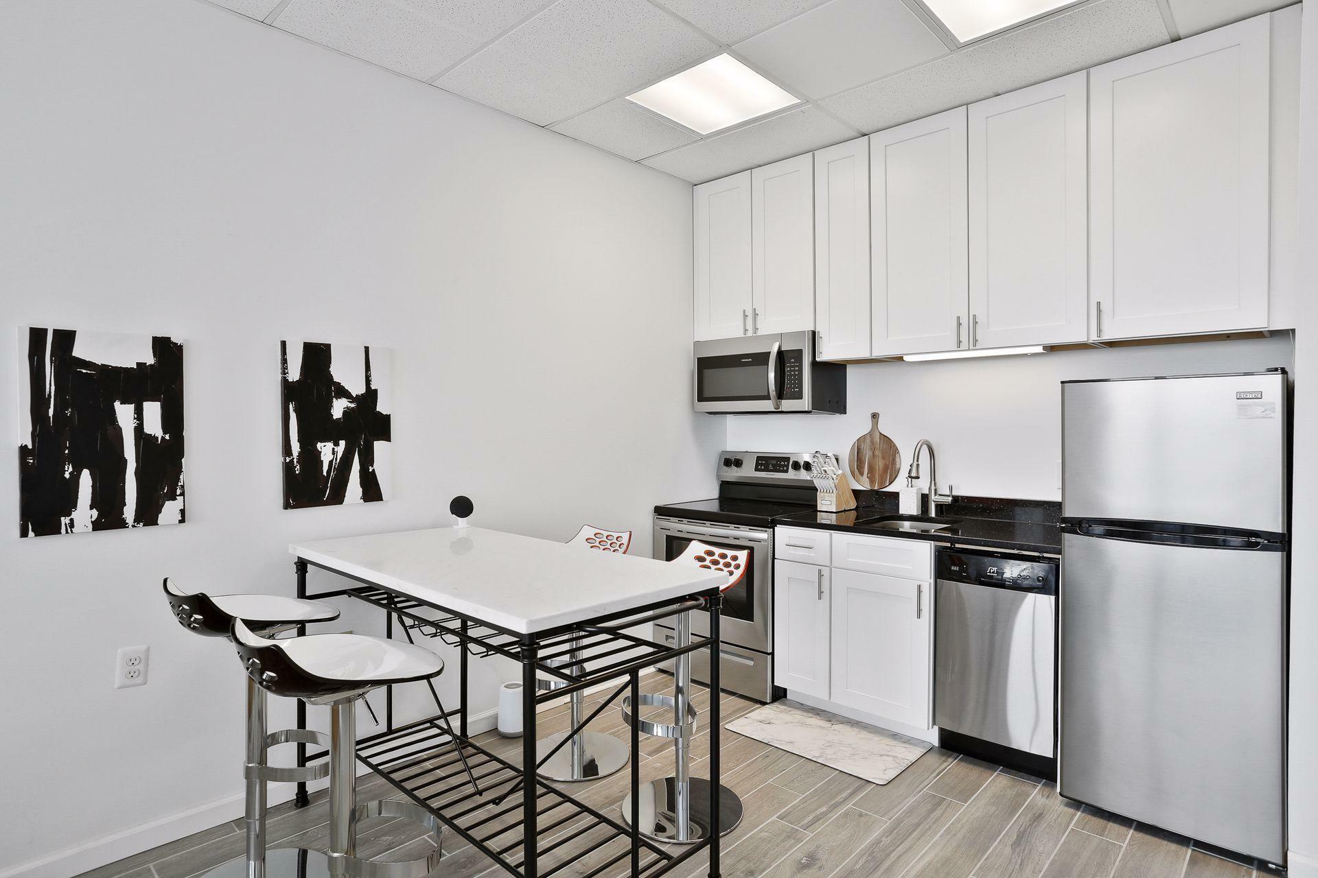 Property Photo:  431 S 7th Street 2626  MN 55415 