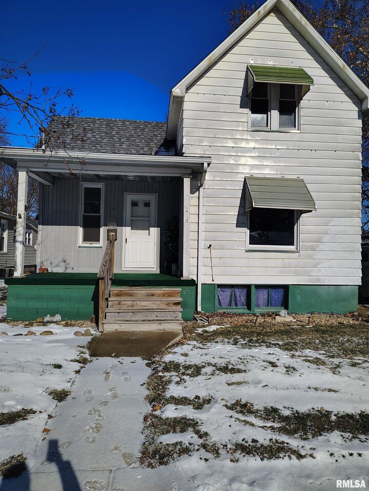 249 E Ash Street  Canton IL 61520-1486 photo