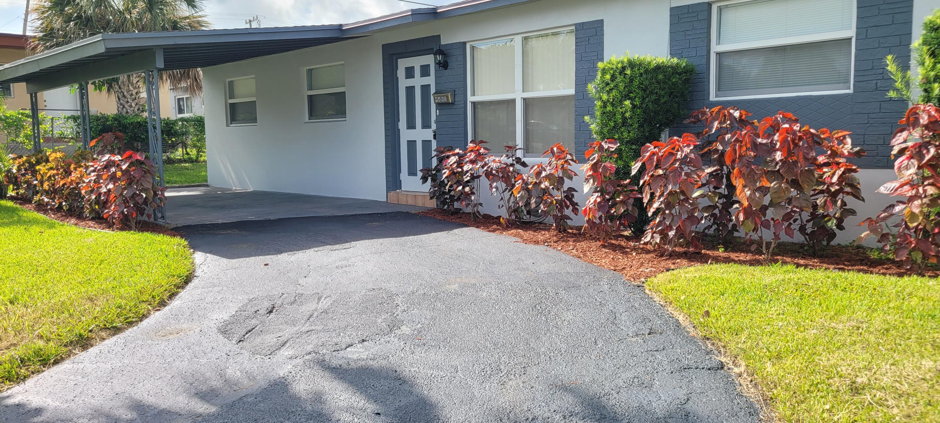 Property Photo: 1615 W 31st Street FL 33404