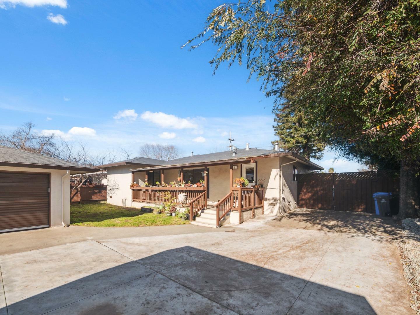 Property Photo:  104 Eastgate Avenue  CA 95062 