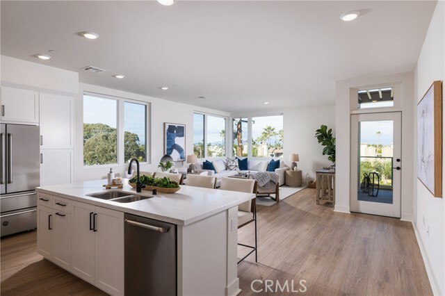 Property Photo: 414 Main Street 220 CA 92648