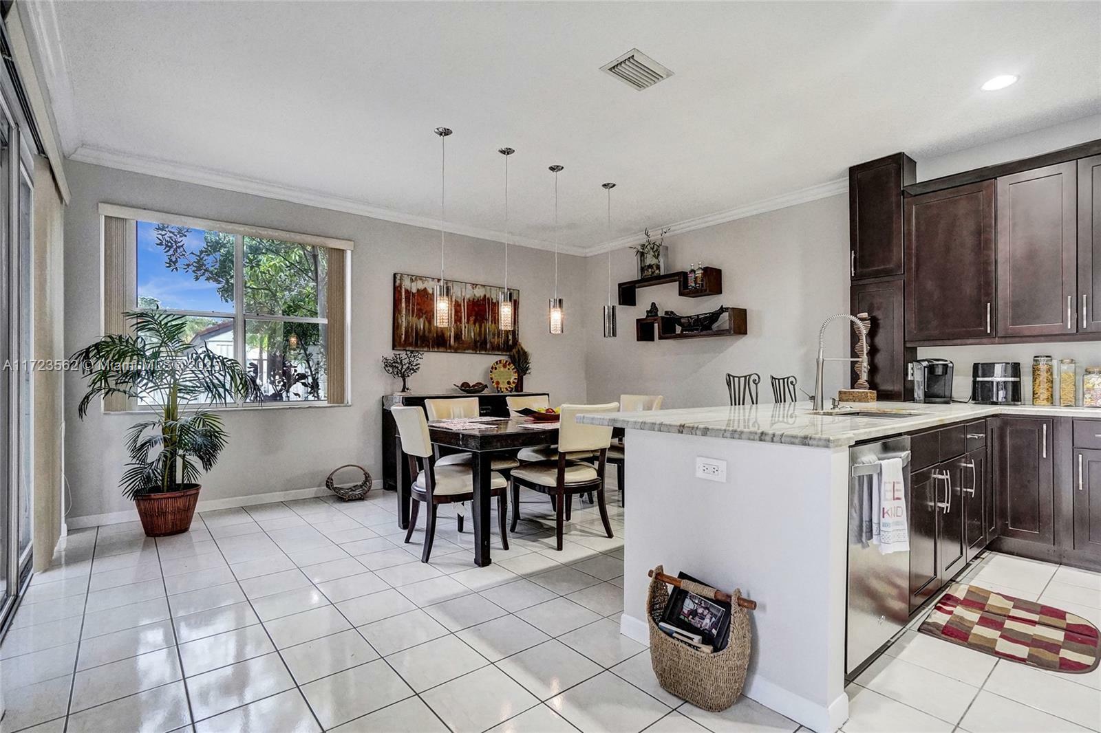 Property Photo:  652 Stanton Dr  FL 33326 