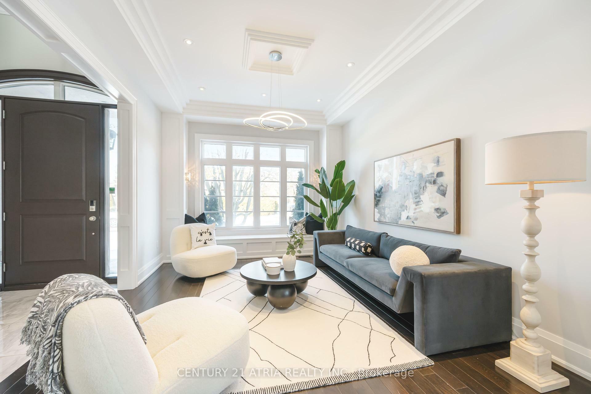Property Photo: 141 Connaught Avenue ON M2M 1H3
