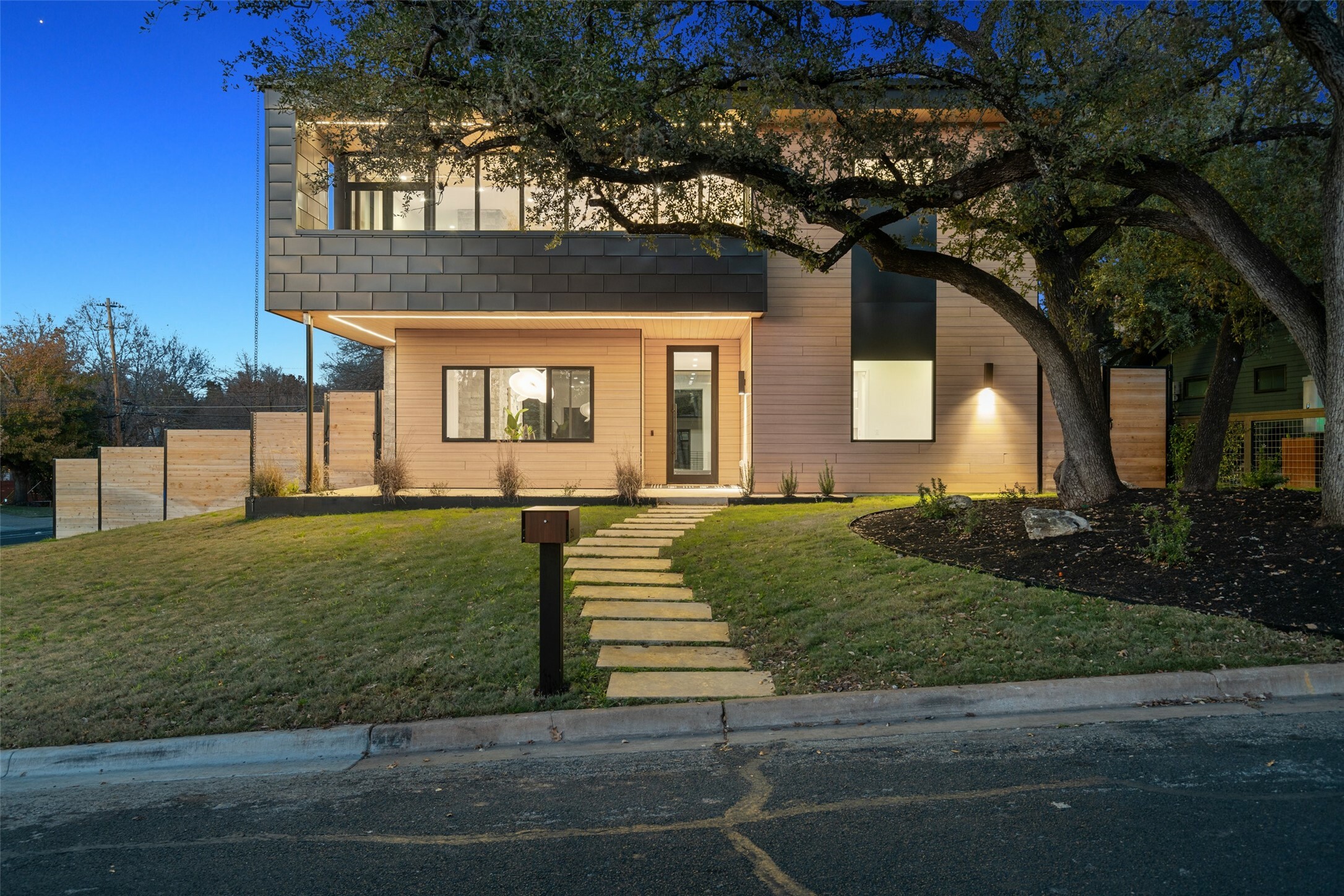 Property Photo:  2512 Ridgeview Street  TX 78704 