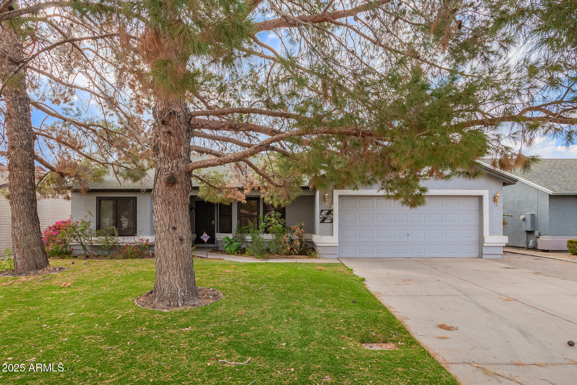 Property Photo:  1427 E Irwin Avenue  AZ 85042 