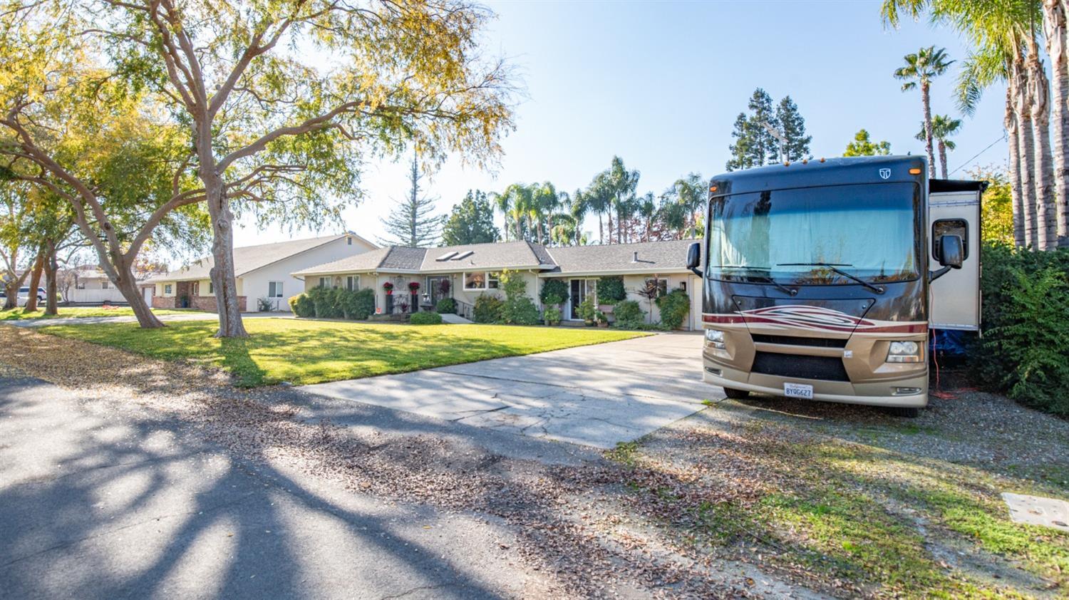 Property Photo: 1403 Rowena Way CA 95864