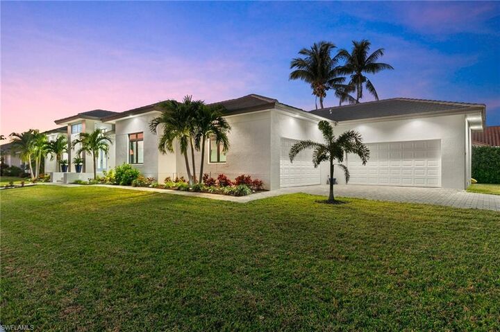 Property Photo:  100 Templewood Ct  FL 34145 