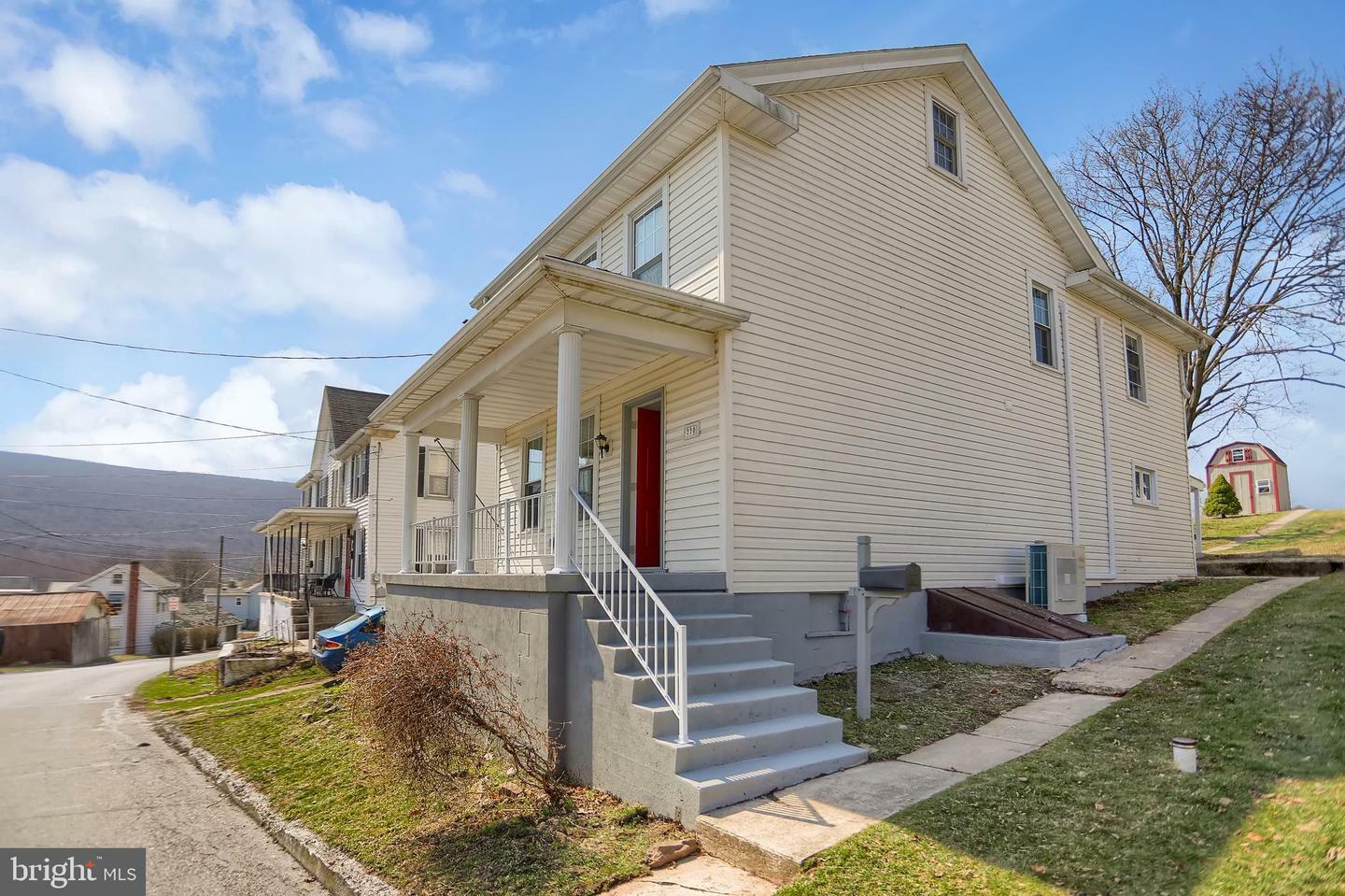 Property Photo:  220 N Water Street  PA 17098 