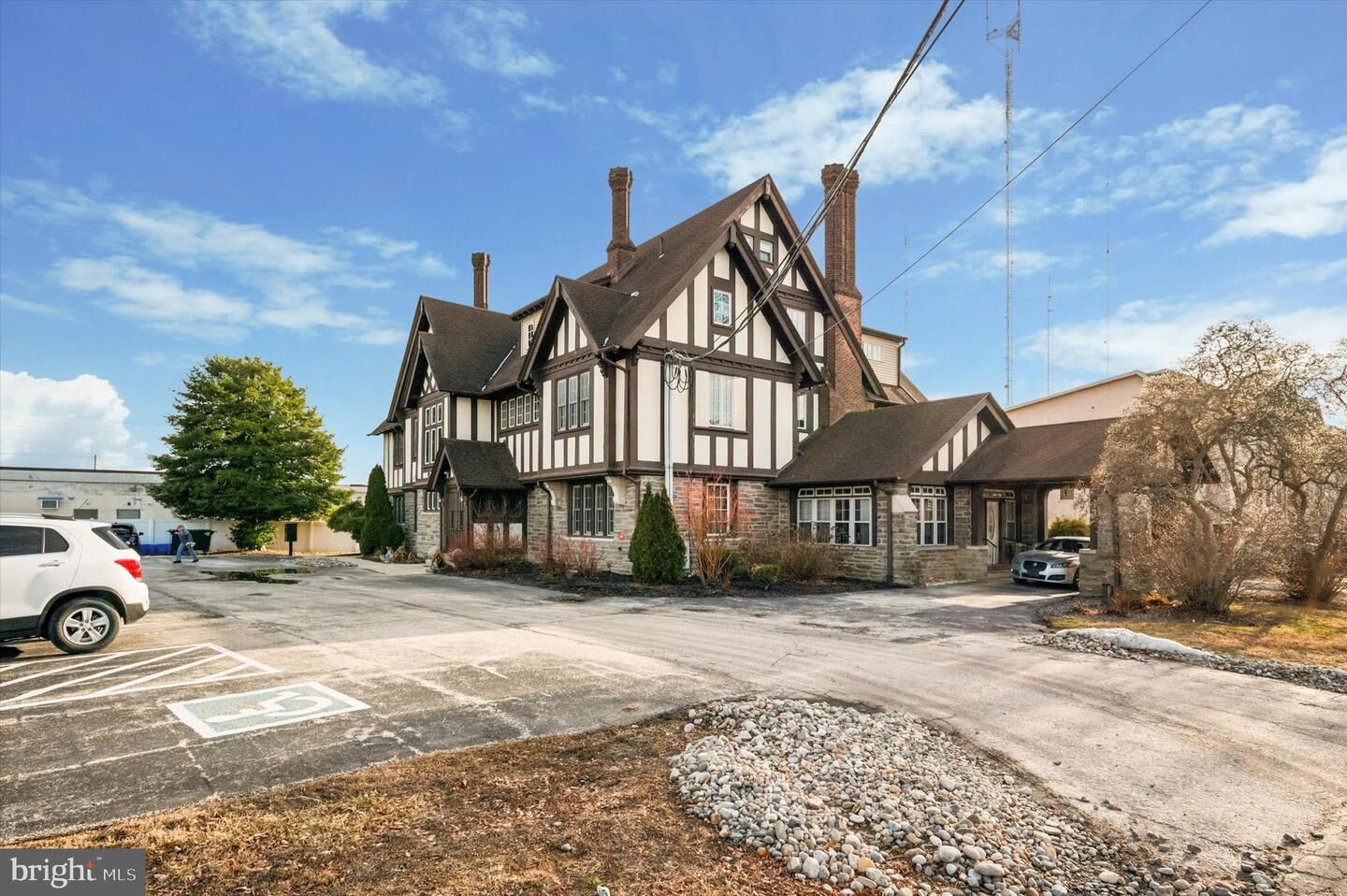 Property Photo:  7220 Ridge Avenue G  PA 19128 