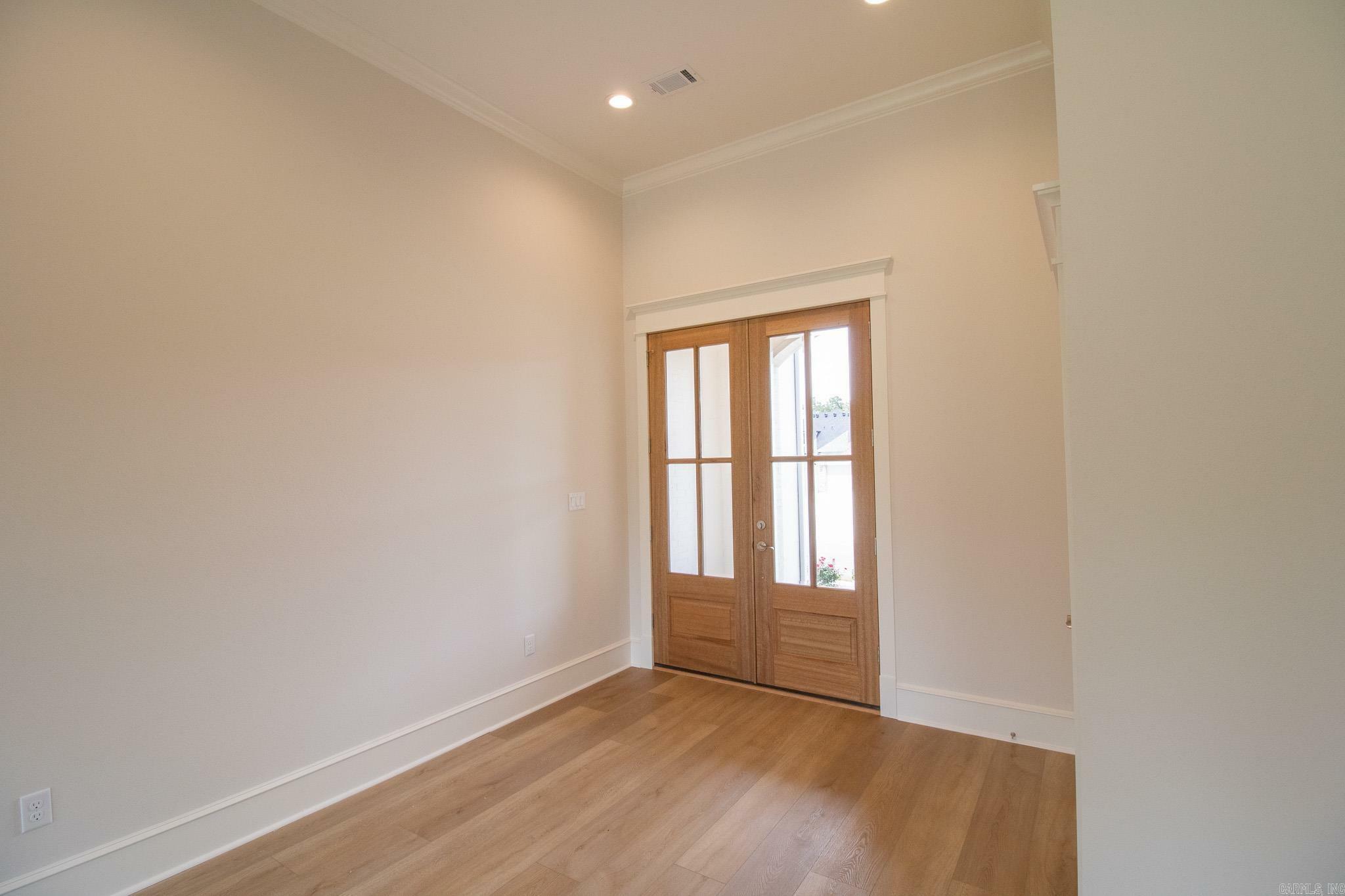 Property Photo: 1645 Dolphin Drive AR 72034