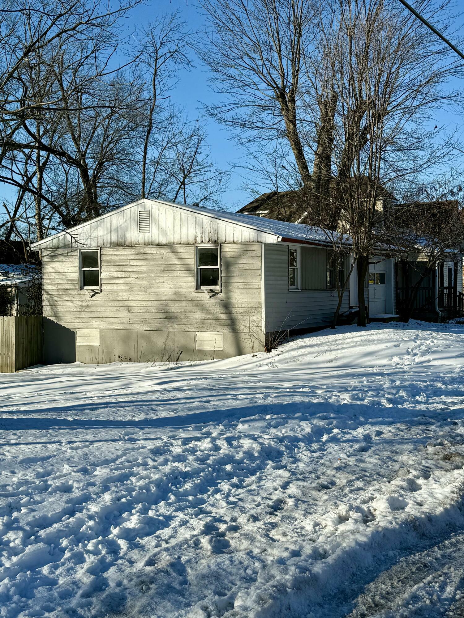 Property Photo:  1504 Hinkson Ave  MO 65201 