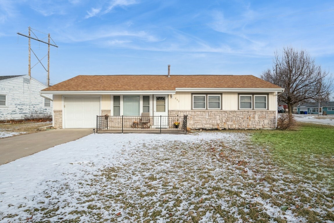 293 Jacolyn Drive NW  Cedar Rapids IA 52405 photo