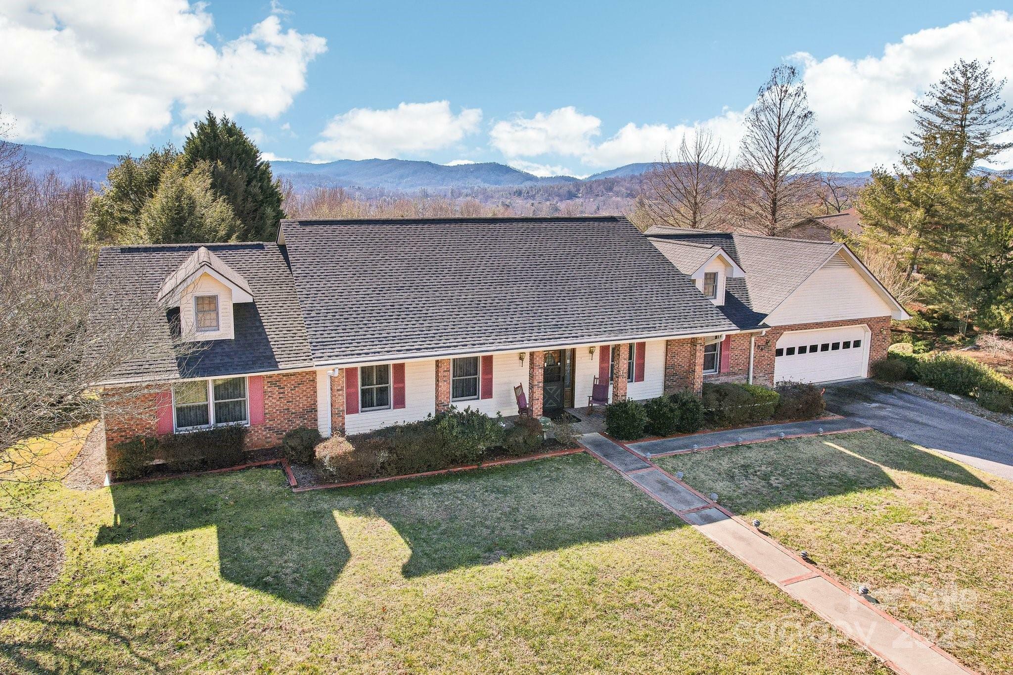 Property Photo:  184 Mountain Valley Drive  NC 28739 