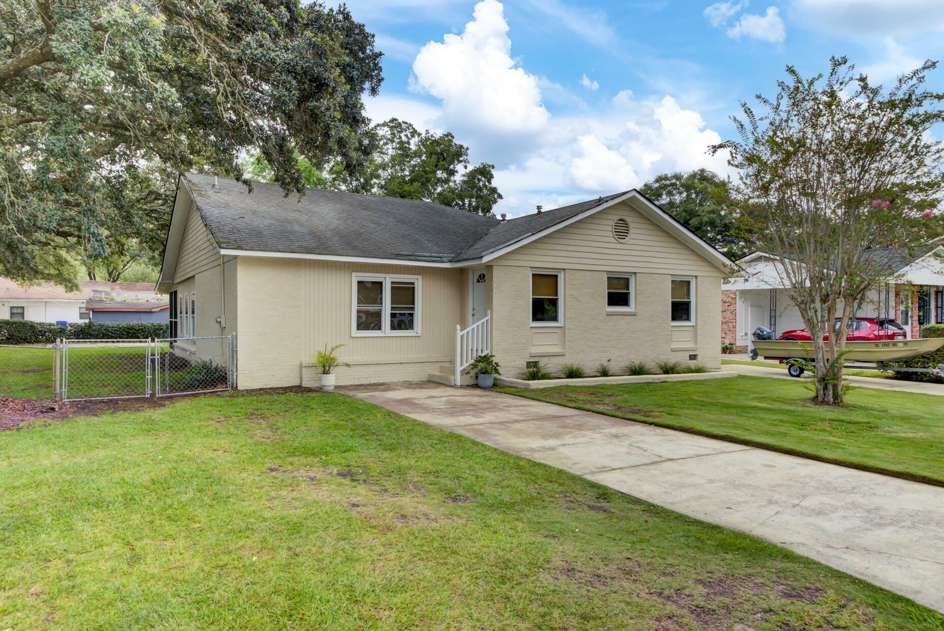 Property Photo:  1401 Westmoreland Avenue  SC 29412 