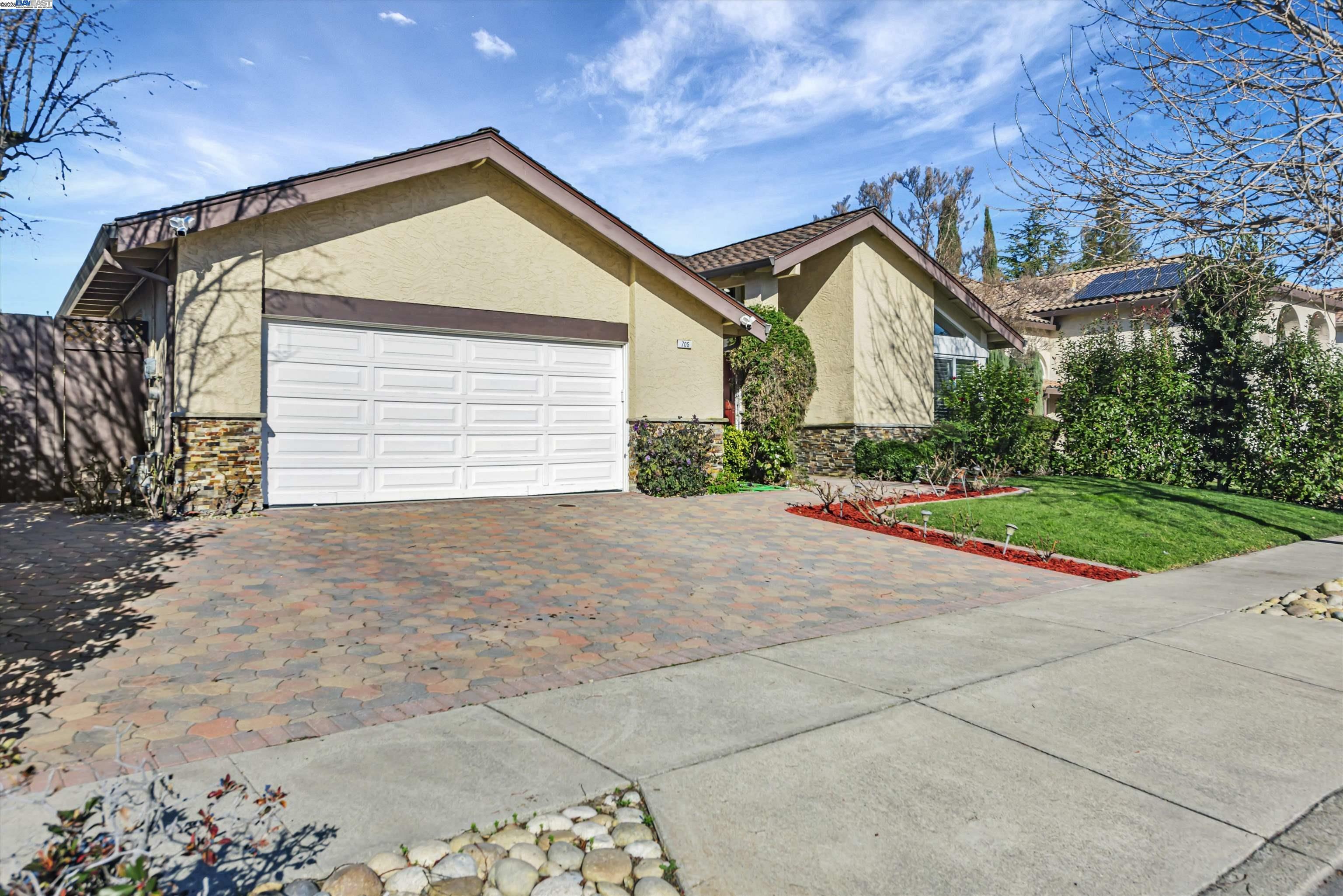 Property Photo:  705 Ondina Dr  CA 94539 