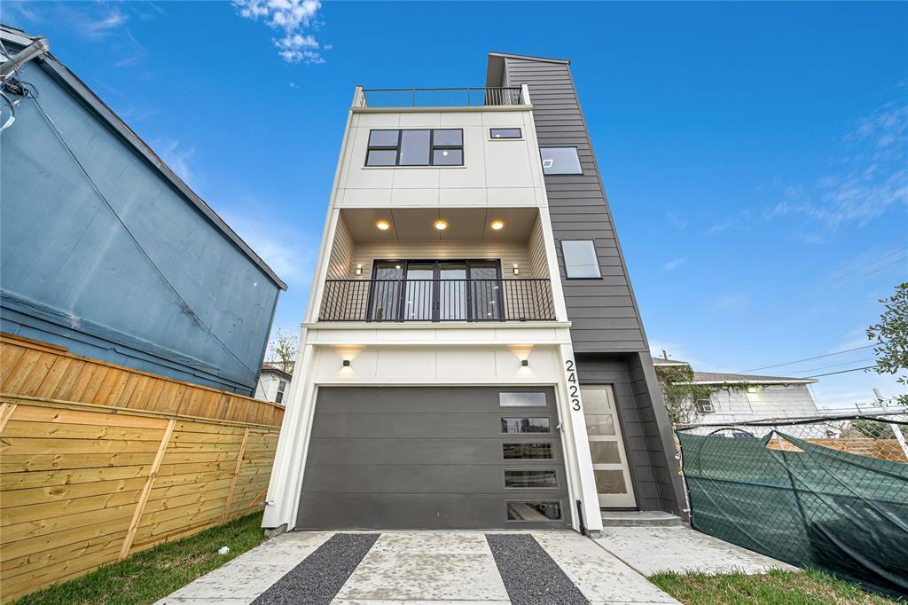 Property Photo: 2423 Bastrop Street TX 77004