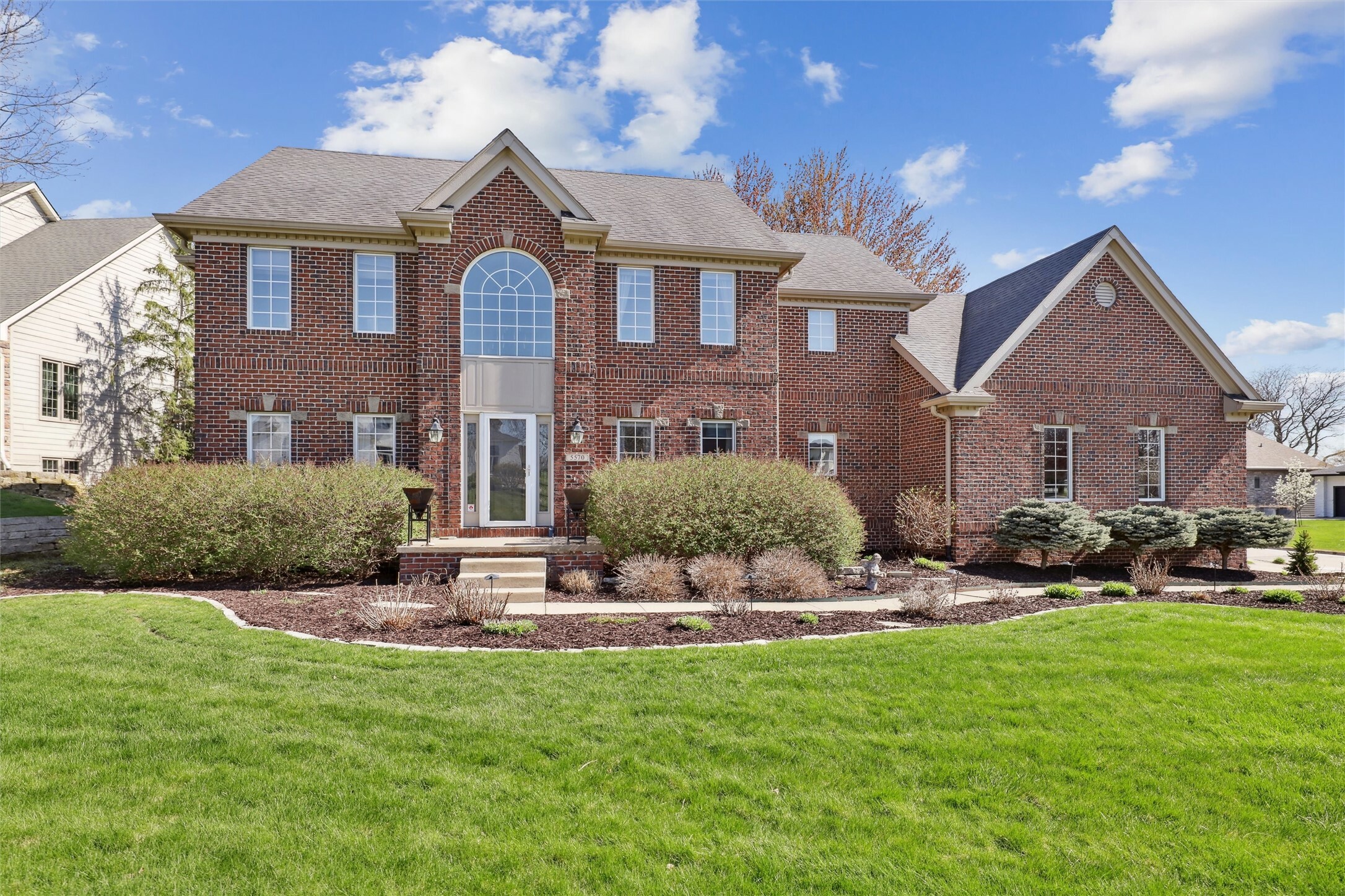 Property Photo: 5570 Beechwood Terrace IA 50266