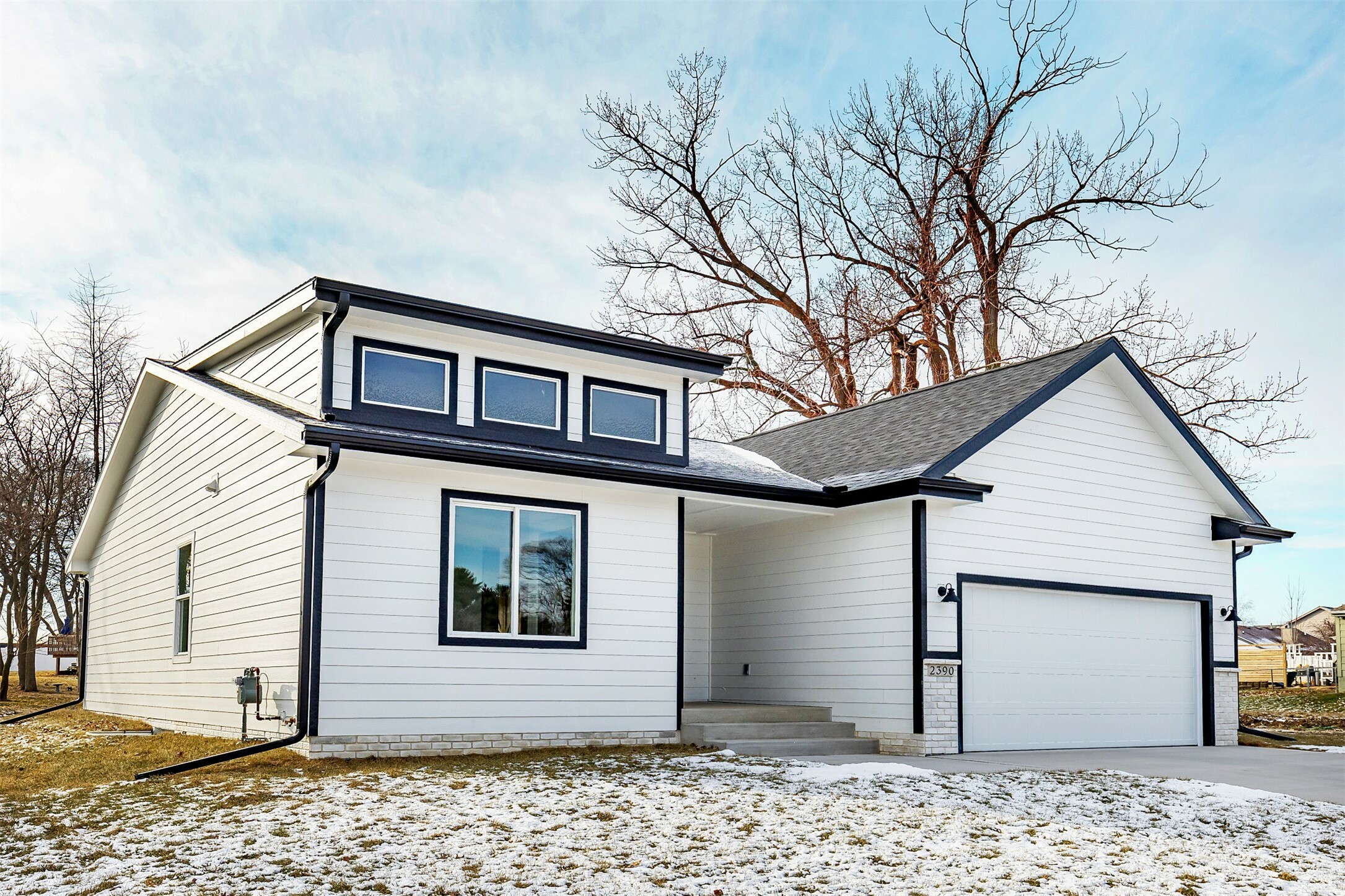 Property Photo:  2390 Emma Avenue  IA 50321 