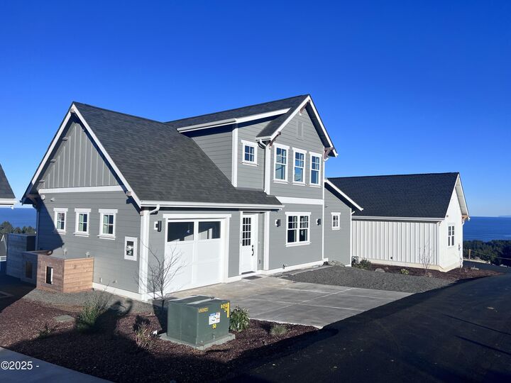 Property Photo:  1128 NE Marmoris Avenue  OR 97341 