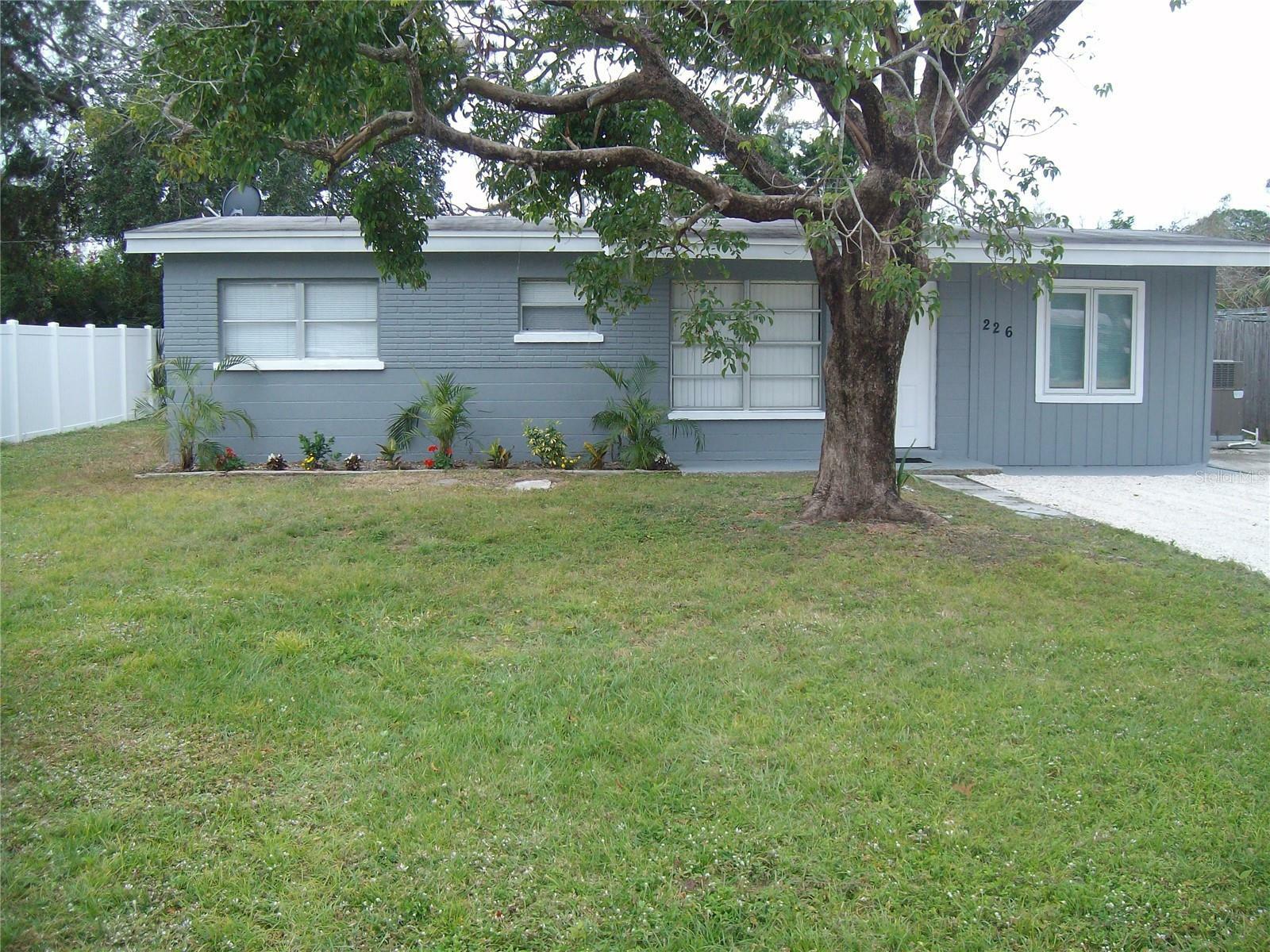 Property Photo:  226 E Cornelius Circle  FL 34232 