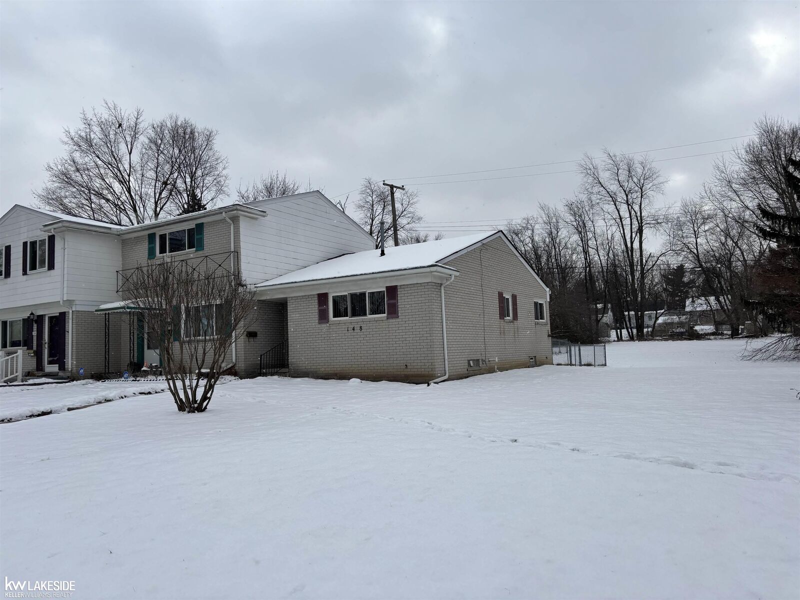 Property Photo:  148 Parnacott Drive Bldg 10 Unit H  MI 48043 