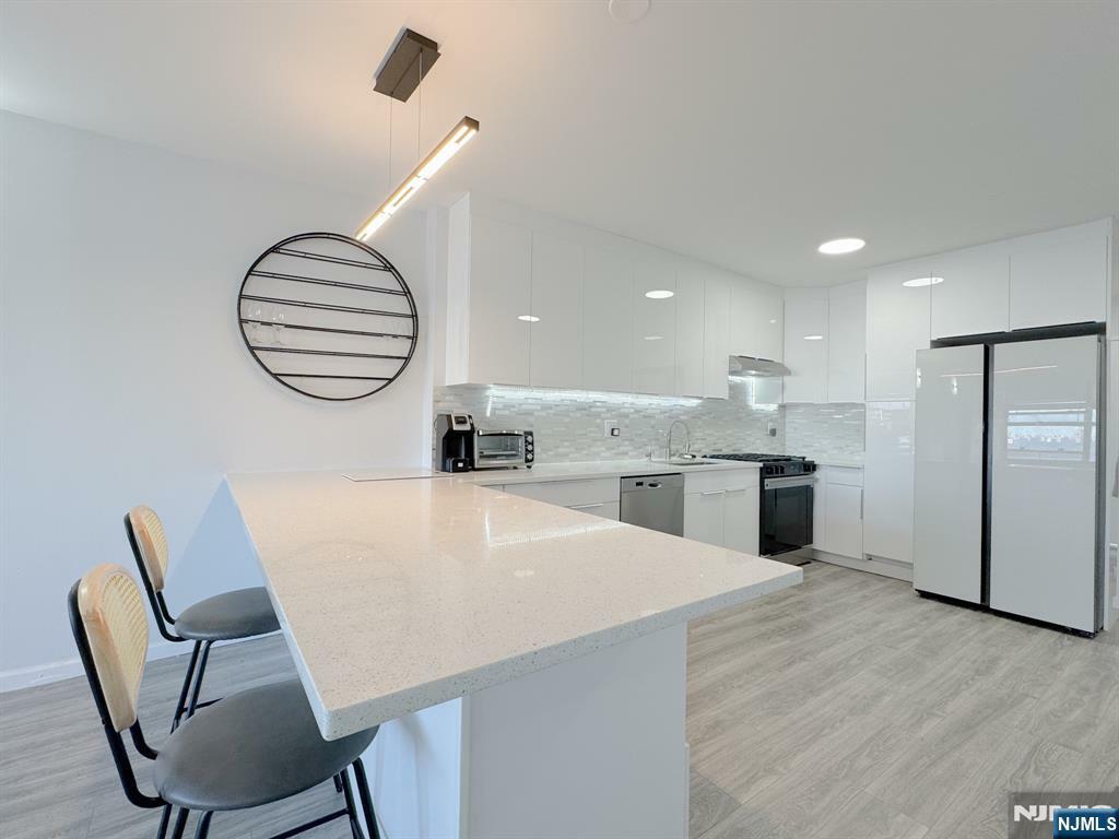 Property Photo: 7002 Boulevard East 6B NJ 07093