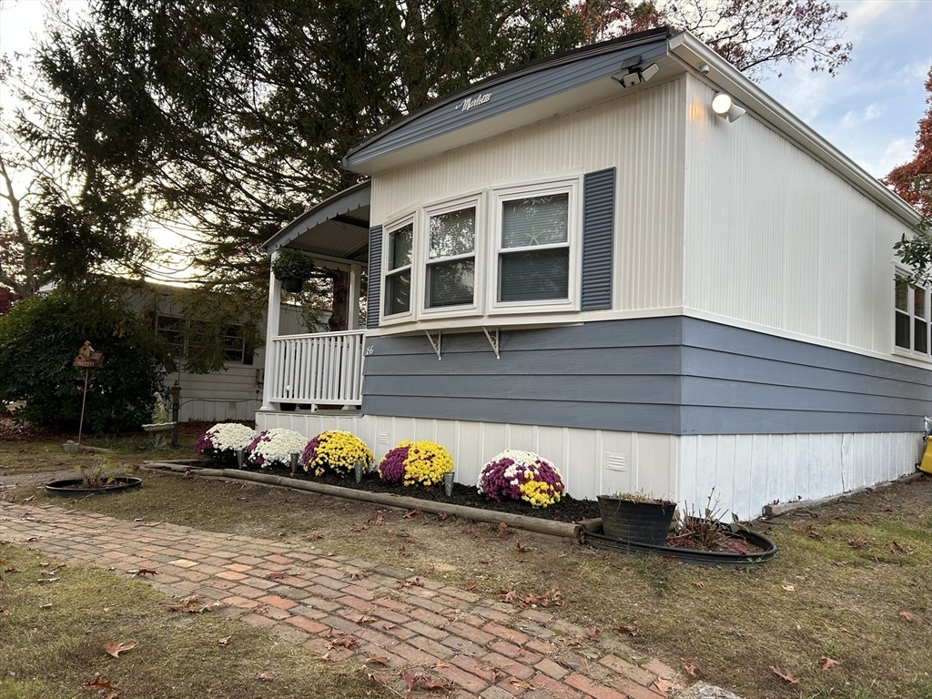 Property Photo:  86 Great Hill Road  MA 02576 