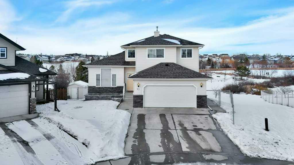 Property Photo:  27 Parkview Close  AB T4M 0G1 