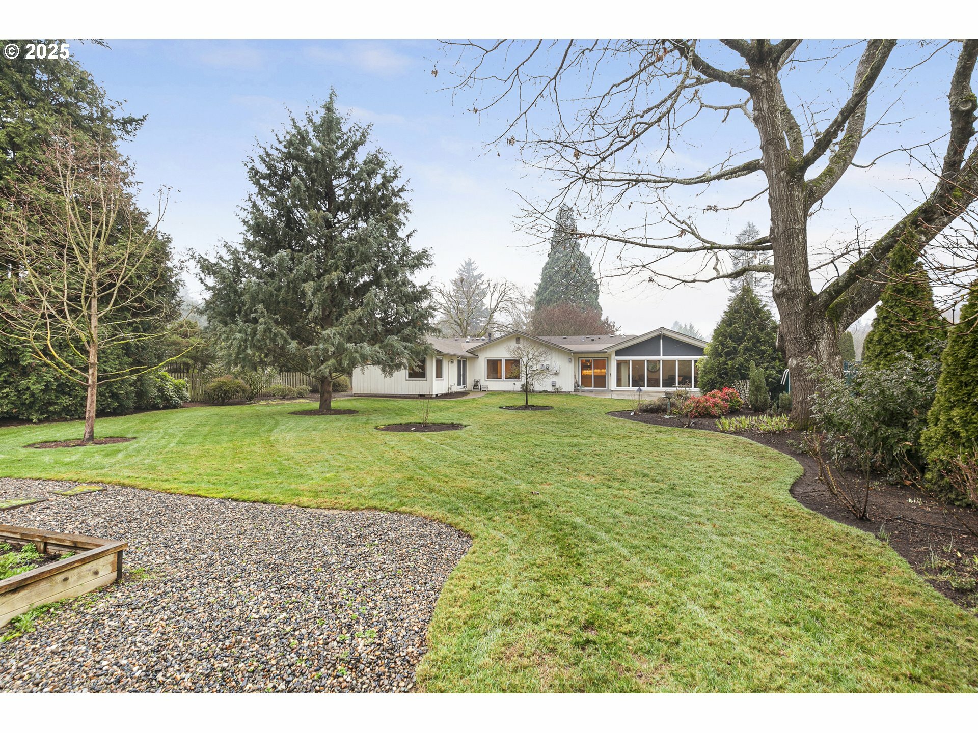 Property Photo:  809 Manzanita Way  WA 98660 