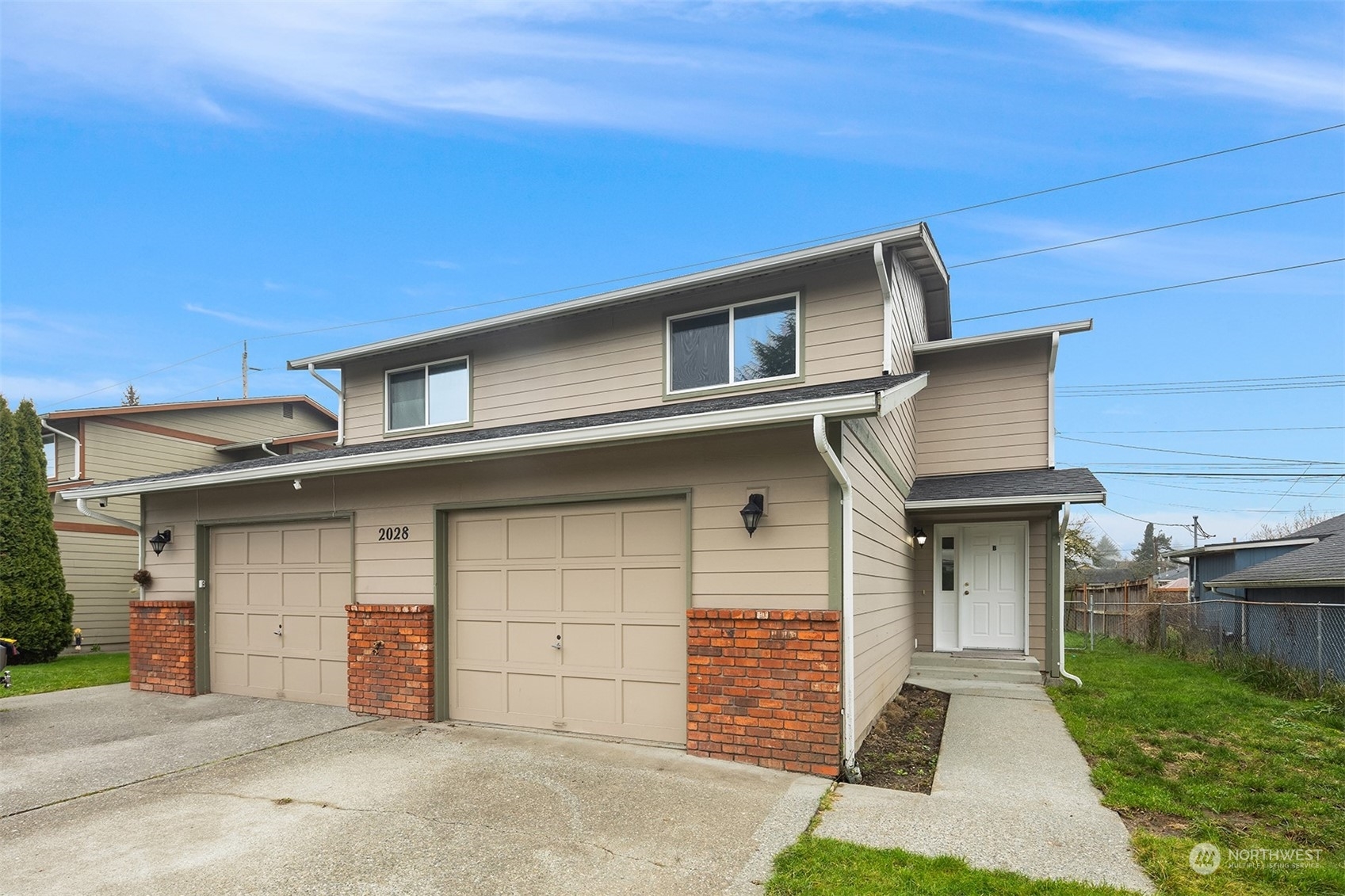 Property Photo:  2028  Chestnut Street A & B  WA 98201 