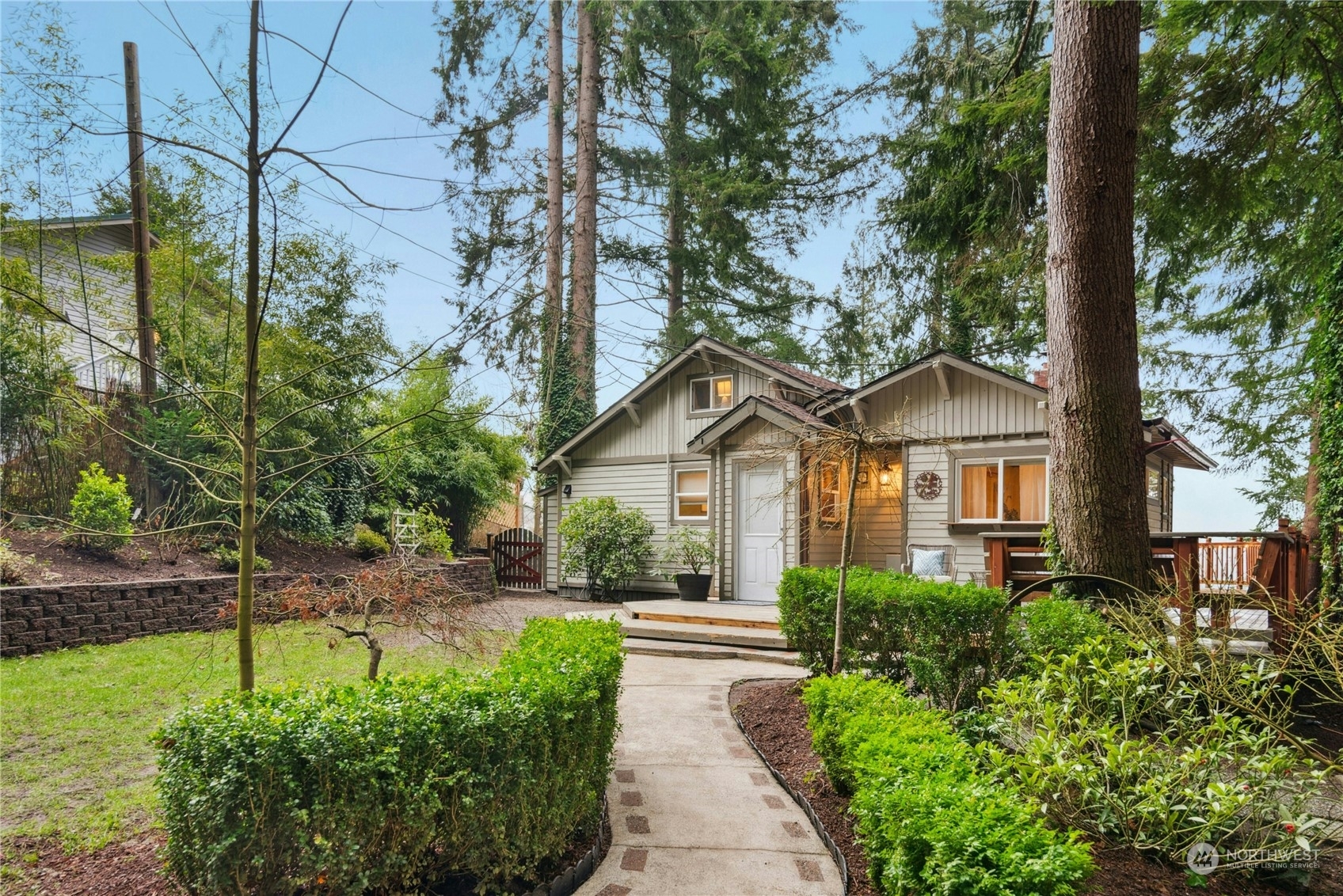 Property Photo:  4042 W Ames Lake Drive NE  WA 98053 