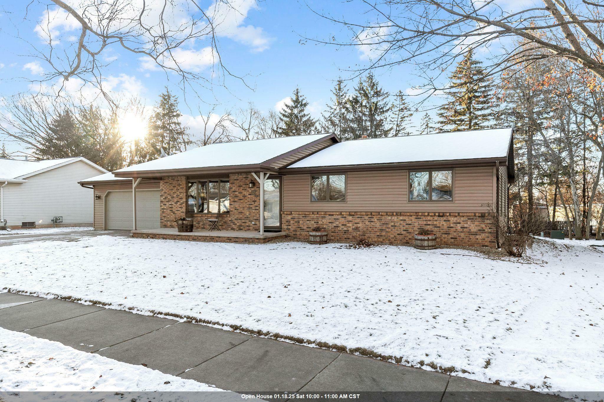 223 E Meadow Grove Boulevard  Appleton WI 54915 photo