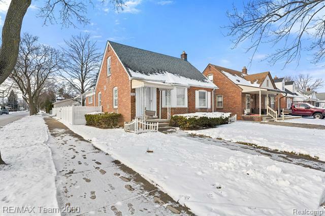 Property Photo:  3850 Harding Street  MI 48124 