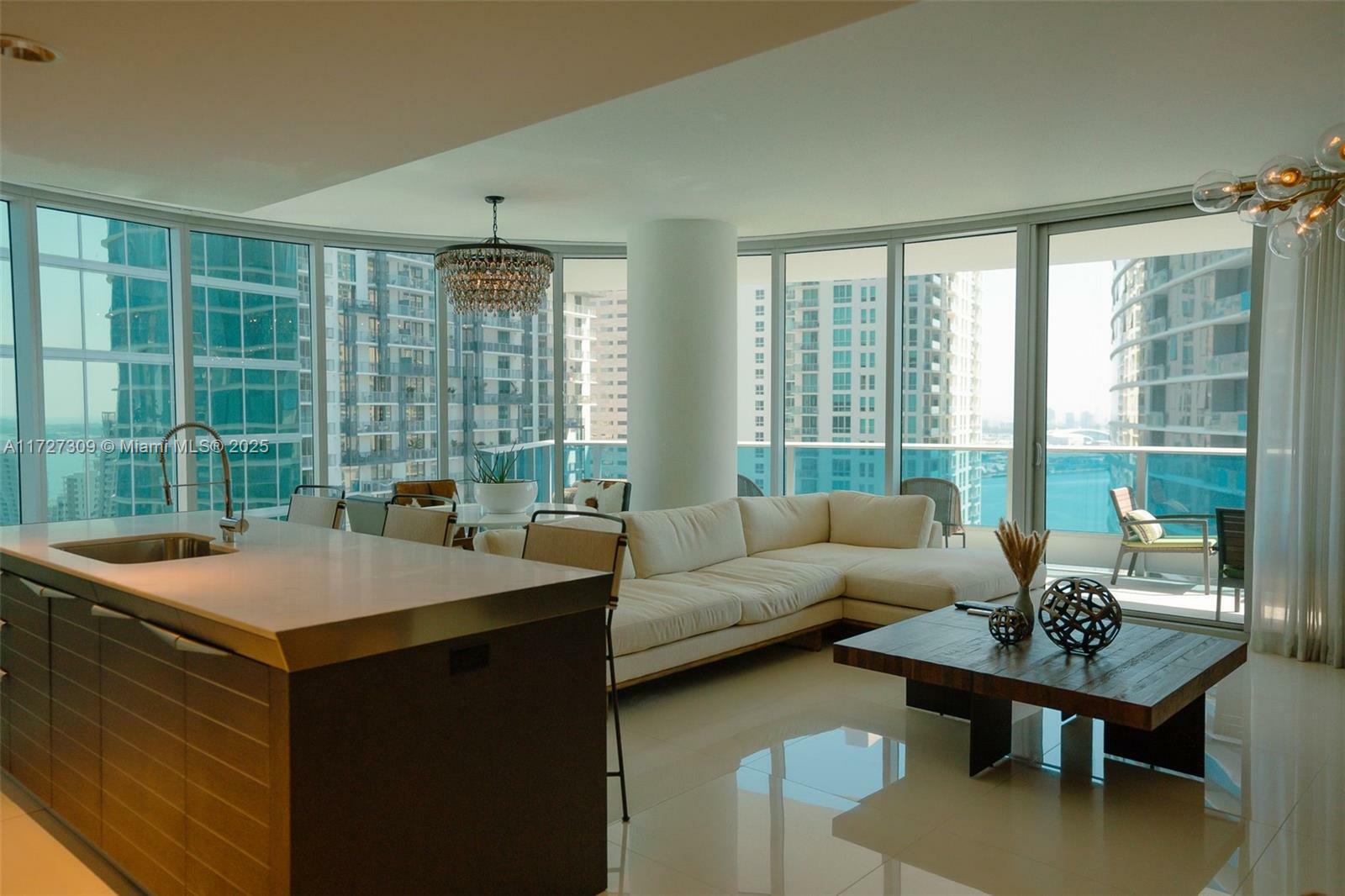 Property Photo:  200 Biscayne Blvd Way 3201  FL 33131 